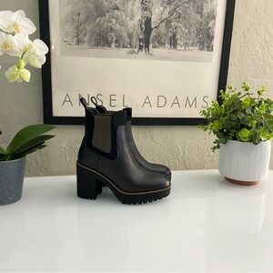 ‼️SOLD‼️CHINESE LAUNDRY GOOD DAY BOOTIES BOOTS size 6